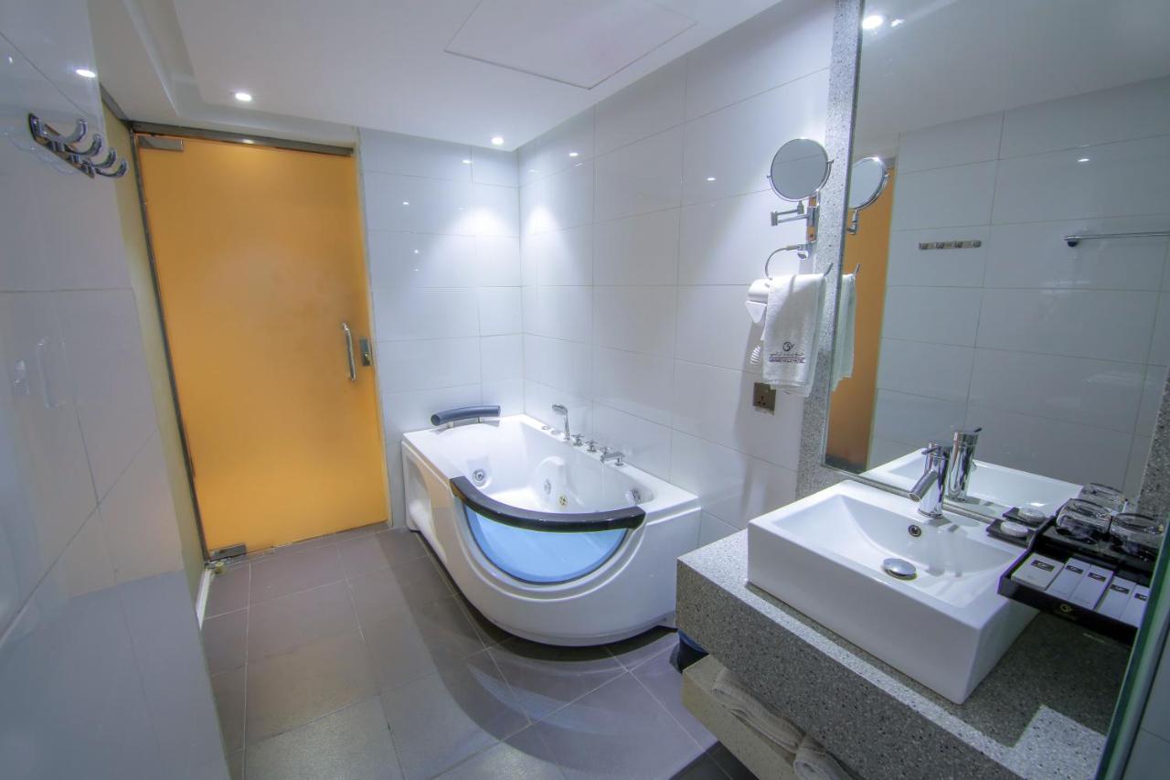 Grand Valley Hotel Najran Bagian luar foto